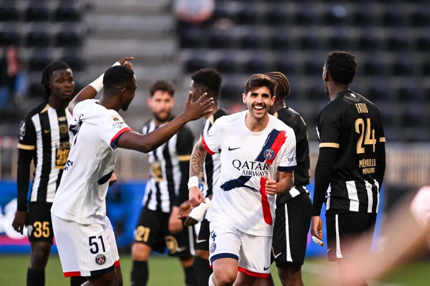 Le PSG fait un pas vers le titre à Angers