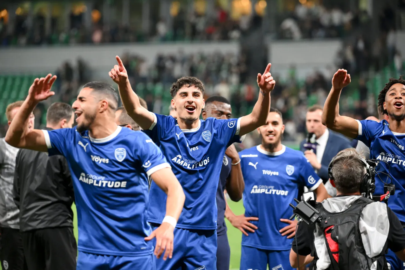 Troyes torpille Saint-Étienne et sera en Ligue 1 la saison prochaine