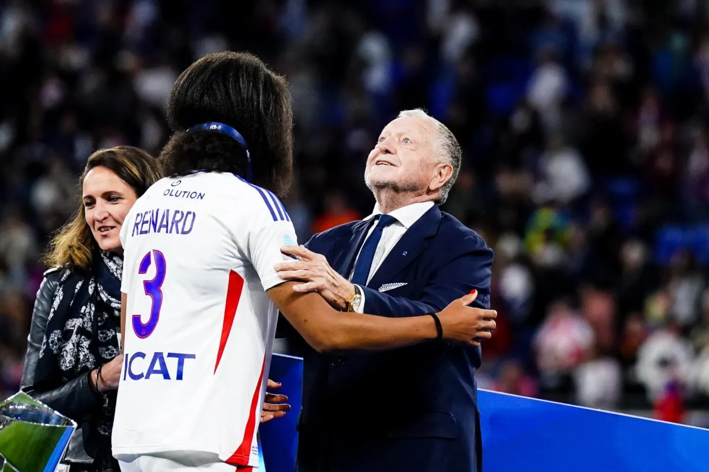 Quand les joueuses de l'OL poussaient Jean-Michel Aulas sous la douche