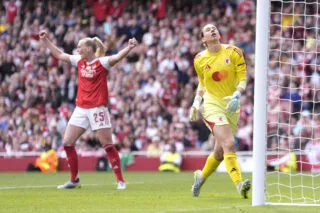 Deux bourdes plombent l'OL Lyonnes face à Arsenal