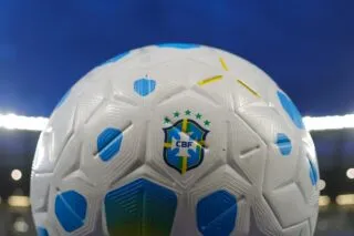 Le Corinthians retire le siège d'un auteur d'insultes racistes