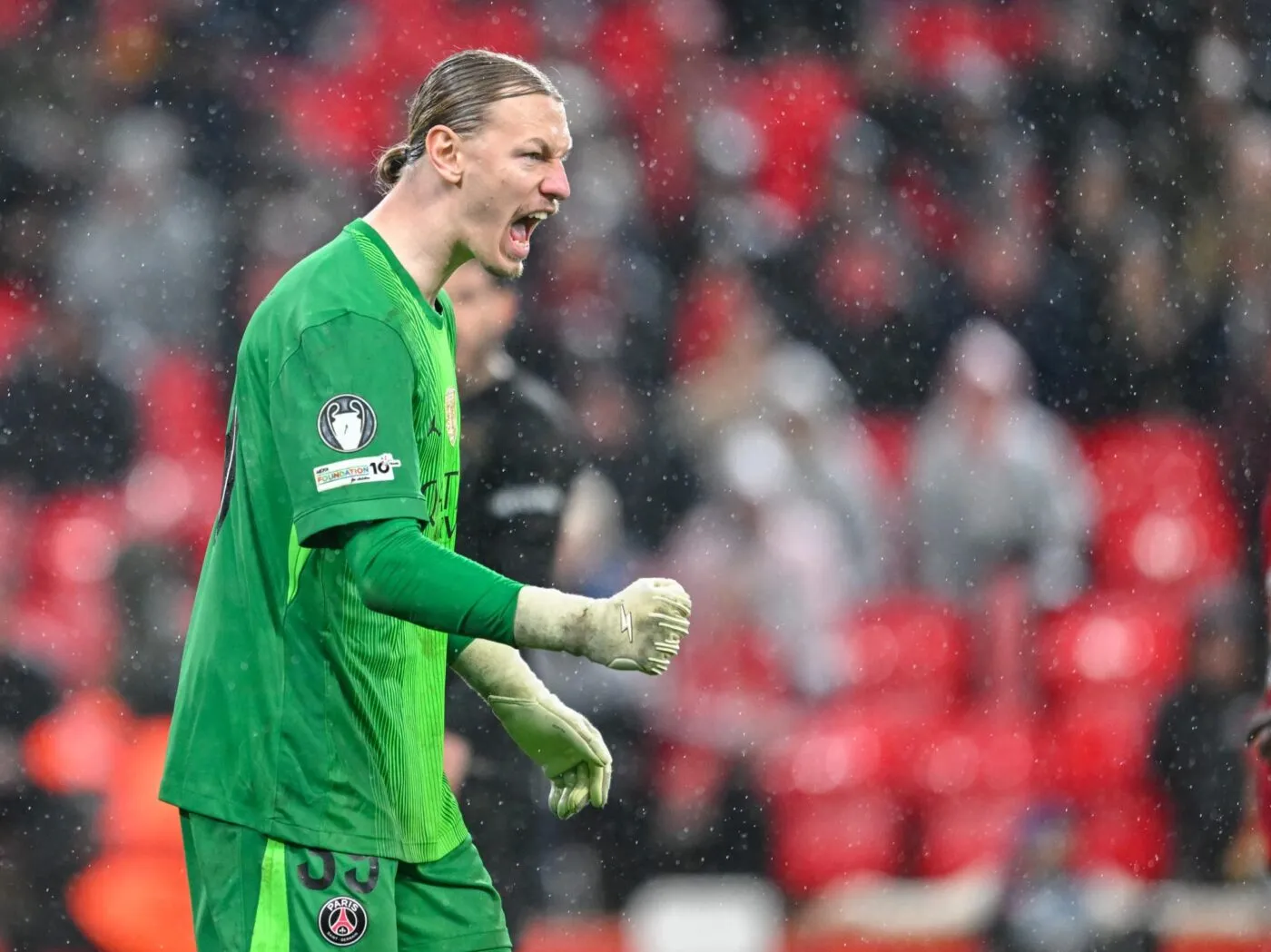 Safonov, la tête et les gants