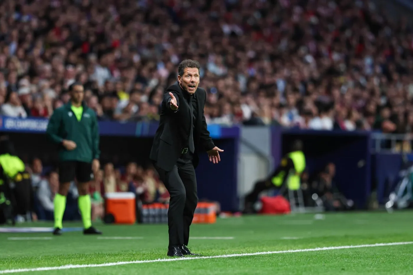 Simeone se frite avec un joueur d’Arsenal pour une raison stupide