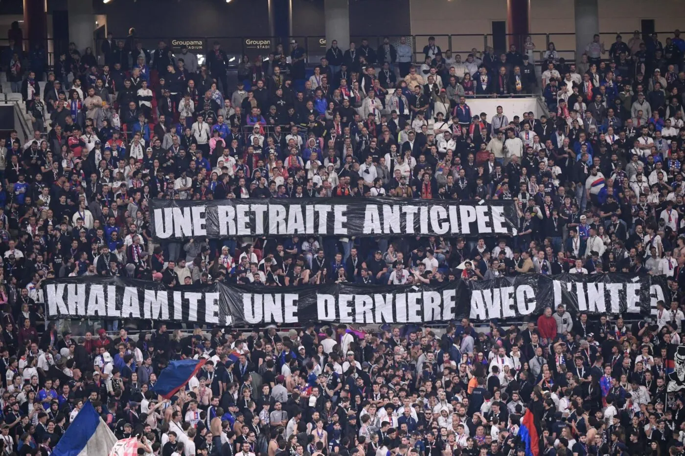 La banderole des ultras de l’OL pour l’actrice porno Khalamité