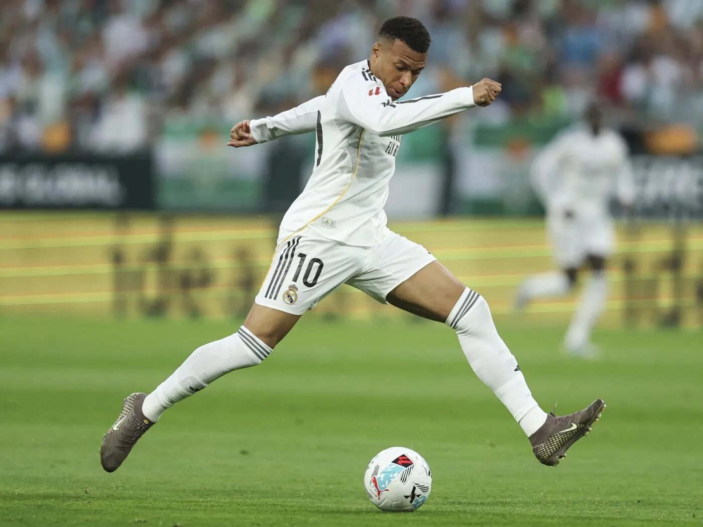Le clan Mbappé contre-attaque face à la polémique