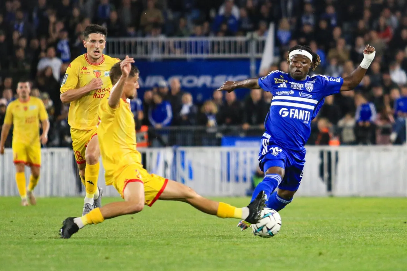 Bastia-Le Mans définitivement arrêté après des incidents en tribunes