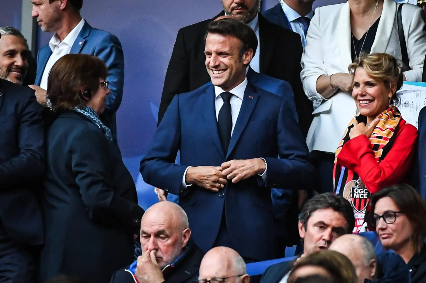 Emmanuel Macron prépare-t-il sa reconversion dans le foot ?