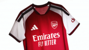 On n&rsquo;est pas hyper fan du nouveau maillot d&rsquo;Arsenal…