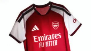 On n'est pas hyper fan du nouveau maillot d'Arsenal...