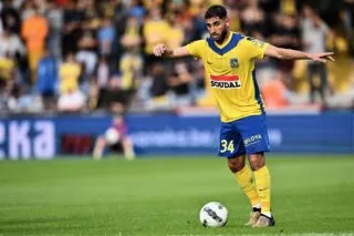 Un coup franc à la Hakan Çalhanoğlu en Belgique
