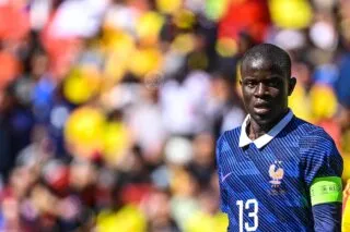 N'Golo Kanté célèbre un nouveau titre
