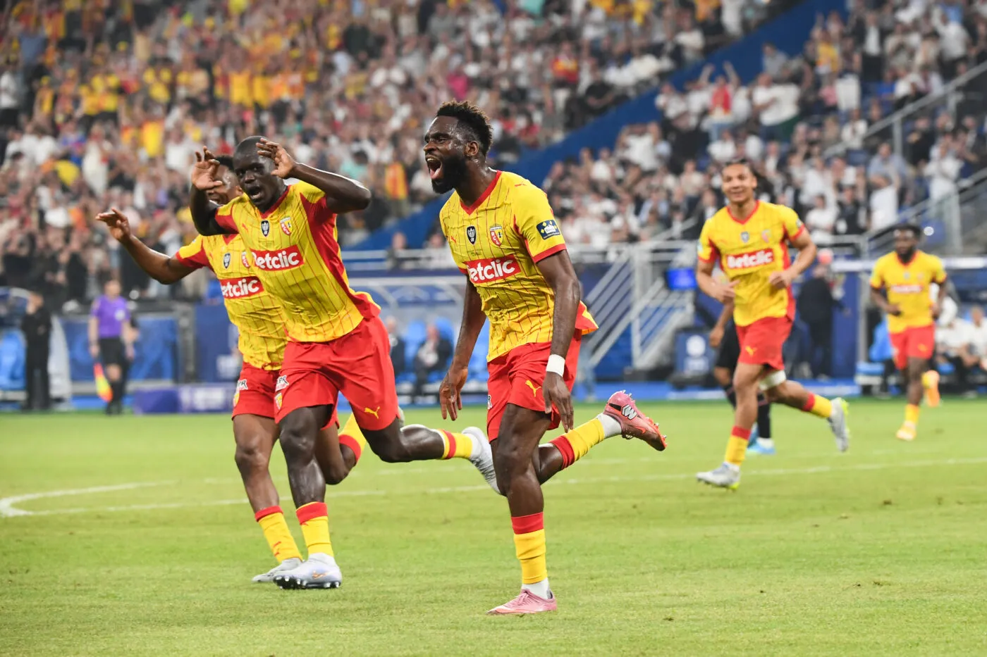 Lens dompte Nice et soulève sa première Coupe de France !