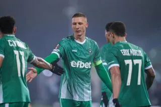 Un geste de kung-fu à la Nigel De Jong non sanctionné en Bulgarie