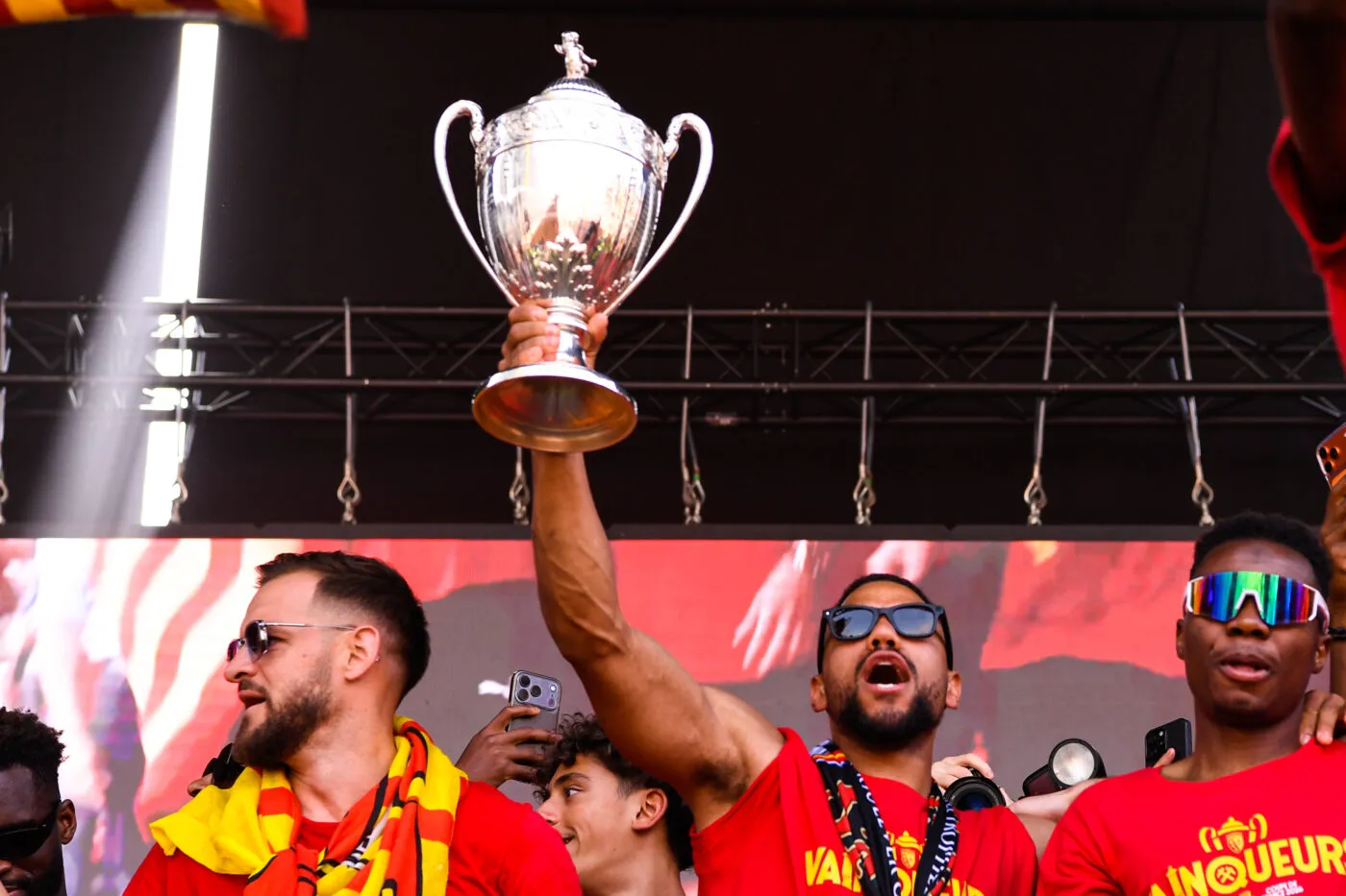 Le trophée de la Coupe de France au Louvre