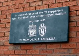 Liverpool dévoile un nouveau mémorial en hommage aux victimes du Heysel