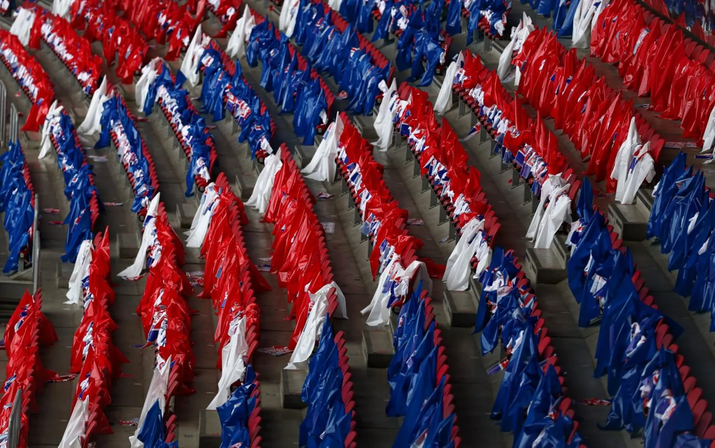 Le cortège des Parisiens est arrivé à la Puskás Arena