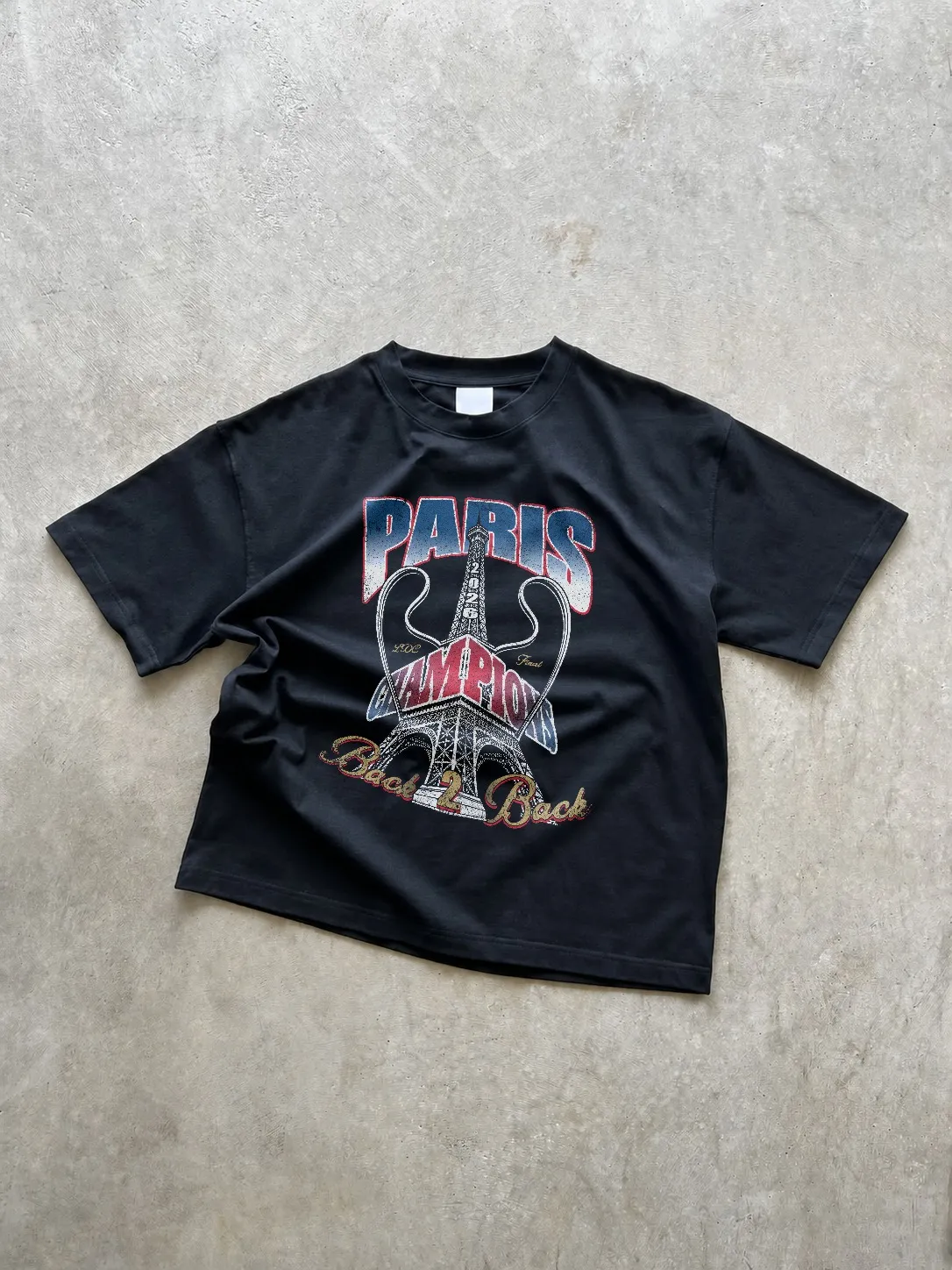 Commande ton t-shirt Paris SG back-to-back suite à leur 2ème victoire en Ligue des Champions 2025/26