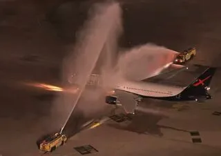 L'avion du Brésil baptisé avant de décoller pour la Coupe du monde