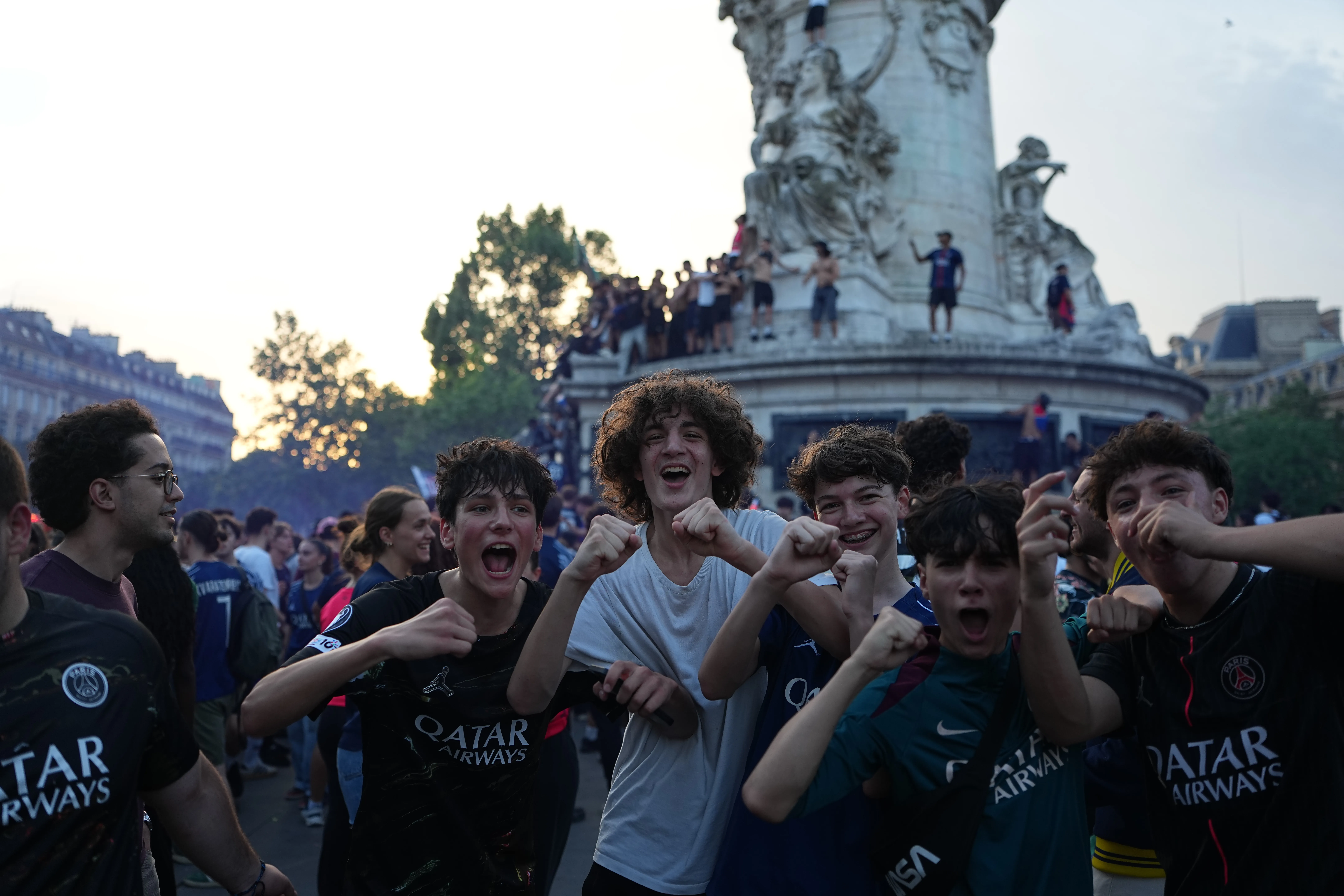 « À mon top, dites Dominique Rocheteauuuuuuuu »