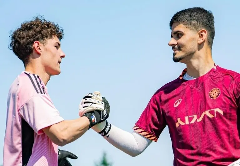 « Le succès peut appartenir aux amateurs » : les gardiens du dimanche, stars des réseaux