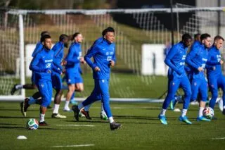 Les Bleus avec une compo très offensive, Saliba de retour en défense