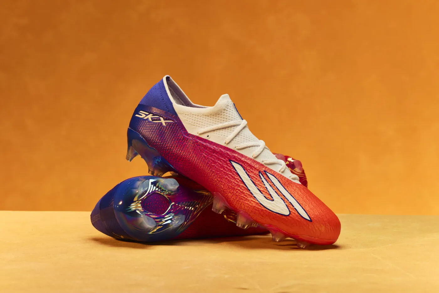 Skechers lance la Razor 2 et le Sunset Pack : une nouvelle génération de chaussures de football ultralégères