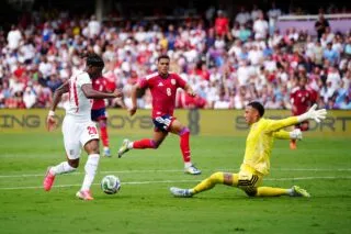 Madueke rate l’immanquable, l’Angleterre déroule