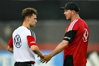 Les joueurs de l'Allemagne régalent leurs supporters
