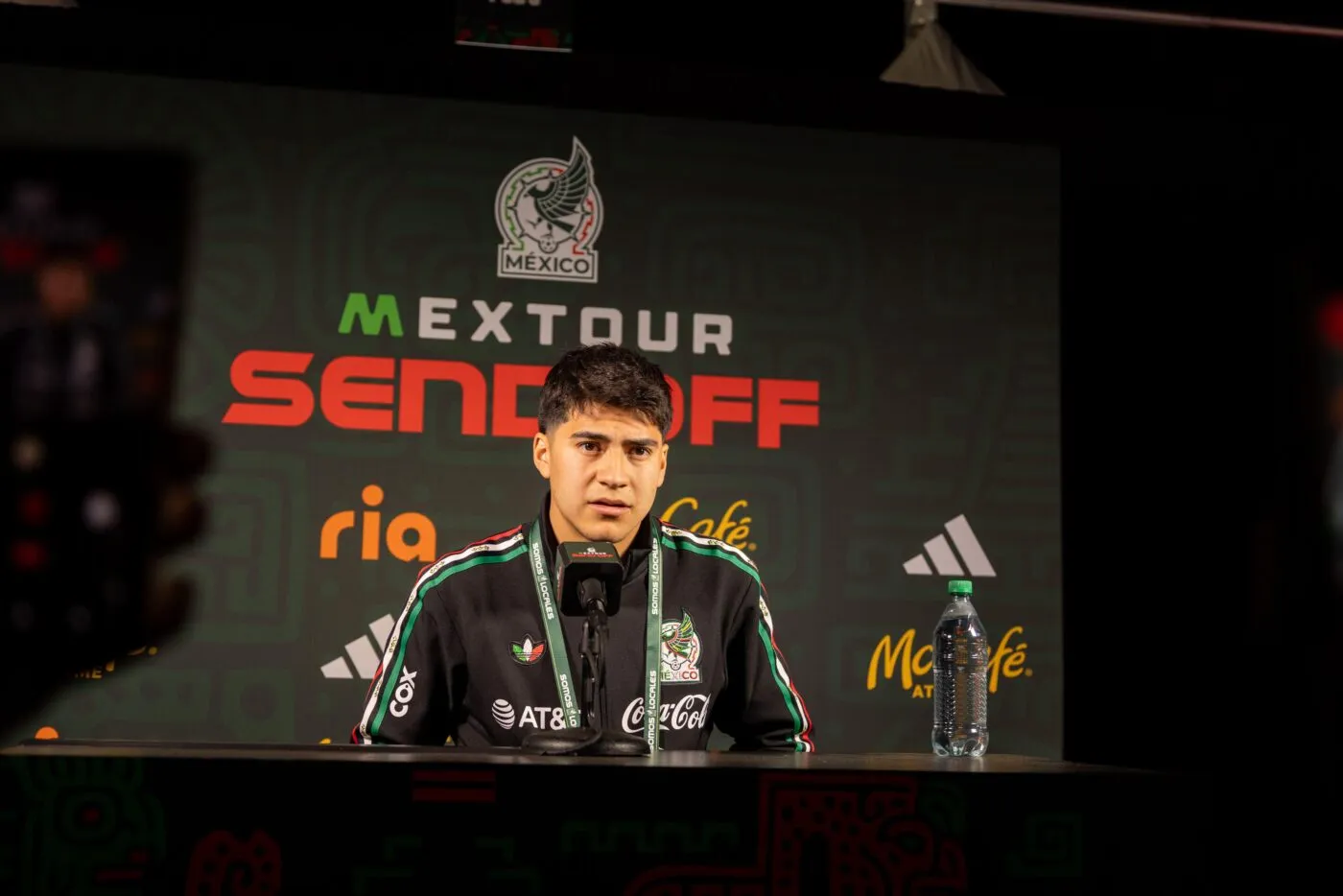 3EJGGD7 Pasadena, California, USA. 28th May, 2026. Obed Vargas of Mexico speaks during the Media Day before the match between Mexico and Australia at Rose Bowl Stadium. on May 28, 2026 in Pasadena, California. (Credit Image: © Arturo Cordero/eyepix via ZUMA Press Wire) EDITORIAL USAGE ONLY! Not for Commercial USAGE!