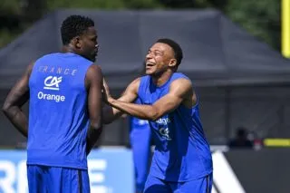 Mbappé juge ses partenaires et le staff des Bleus
