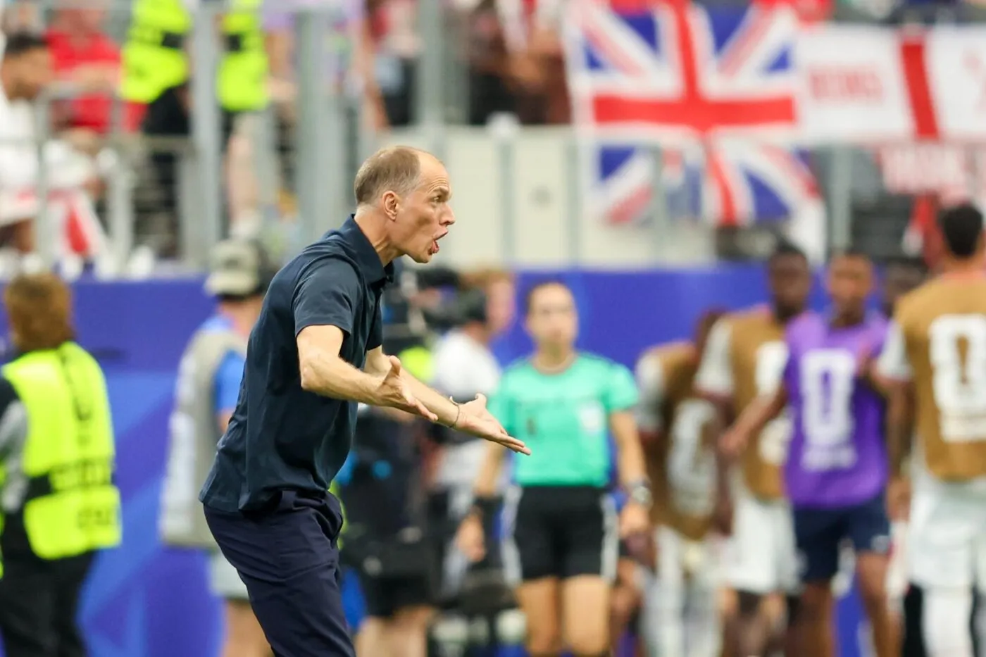 Thomas Tuchel a gagné, les photographes vont être déplacés pendant les hymnes nationaux
