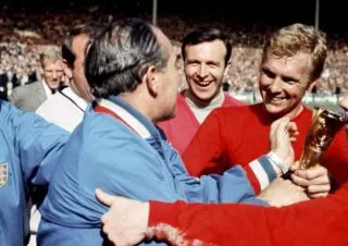 L'incroyable histoire du maillot rouge de l'Angleterre 1966