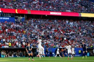 Quand un Marocain recale une Écossaise en tribune