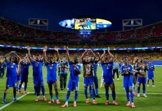 Les joueurs de Curaçao adoubés par un roi