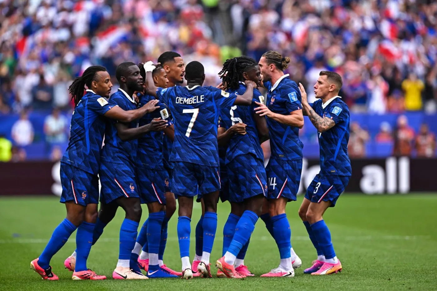 Les Bleus devant l'Irak à la pause