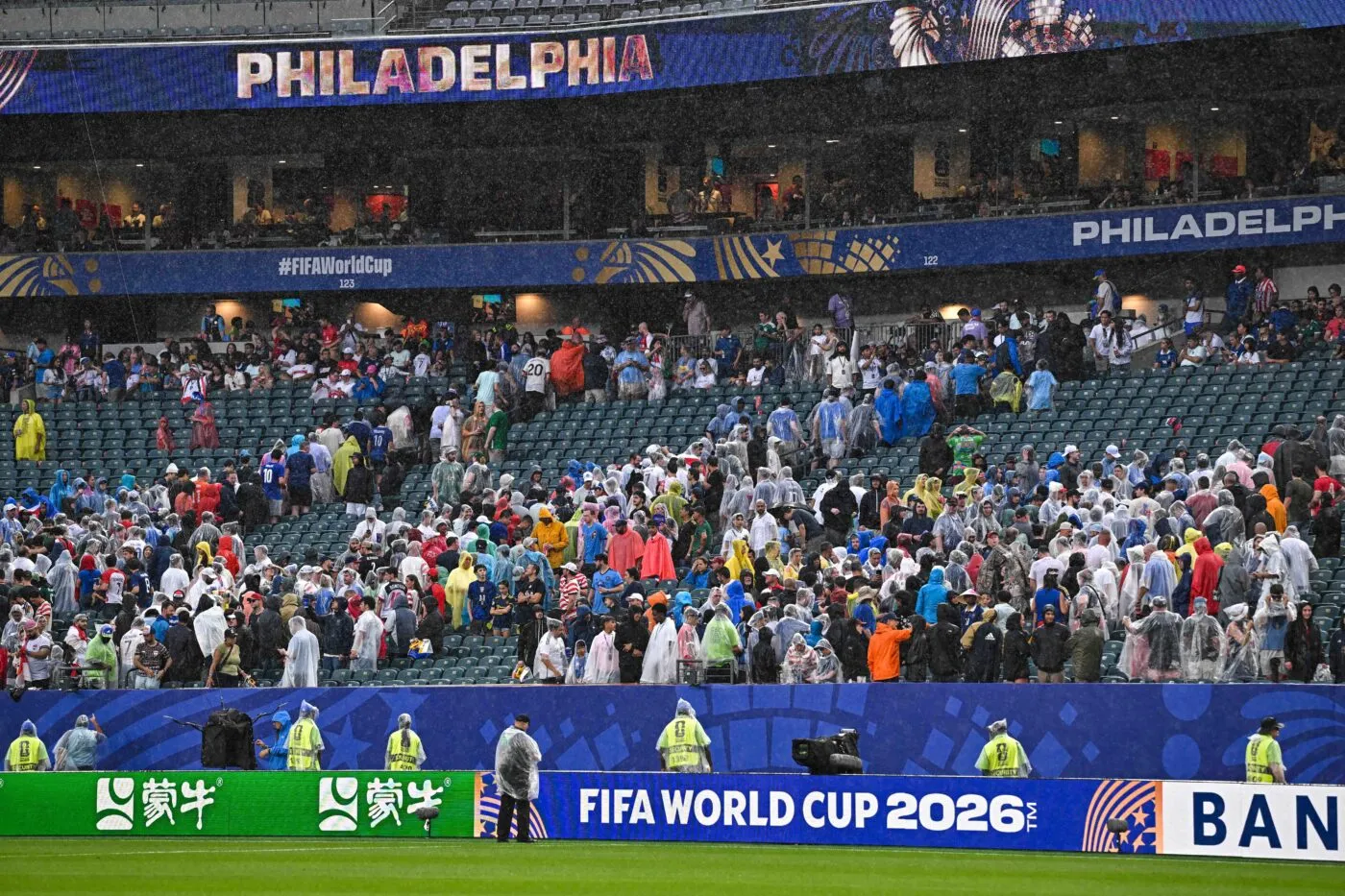 France-Irak : le match suspendu à cause de la pluie, reprise annoncée à 1h du matin