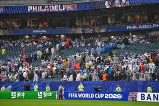 France-Irak : le match suspendu à cause de la pluie, reprise annoncée à 1h du matin