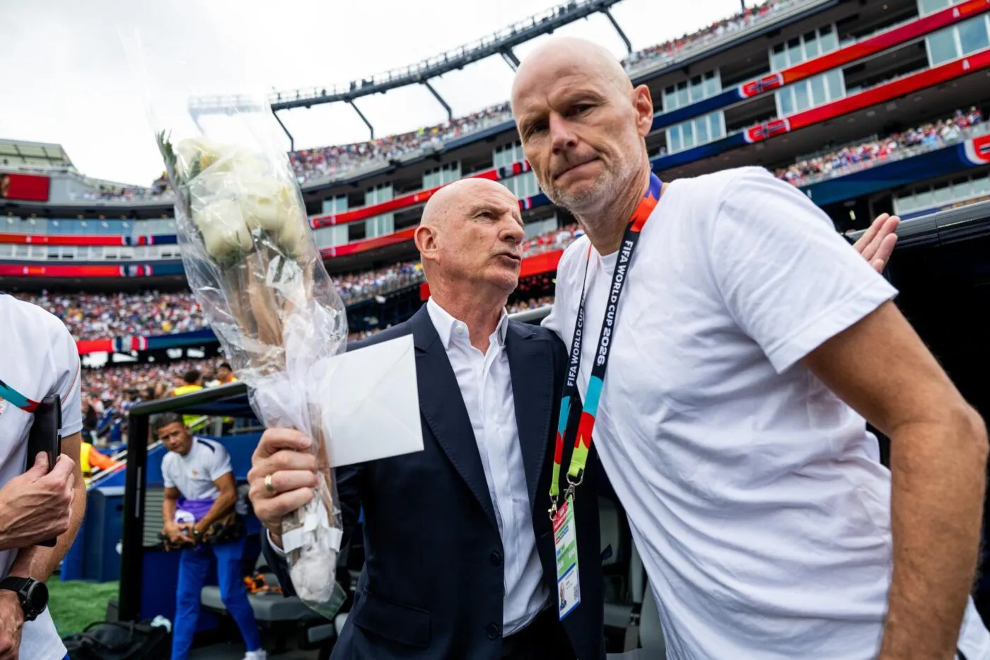 Le sélectionneur norvégien dépose des fleurs pour Didier Deschamps