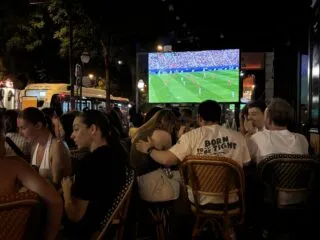 « Il est Ballon d'or ? Je ne le connaissais pas ! » : quand des Texans s'improvisent supporters des Bleus