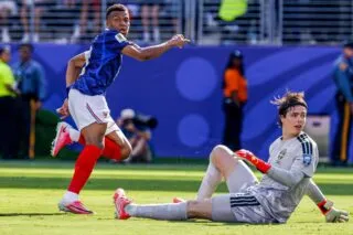 Après maintes occasions, les Bleus devant à la pause !