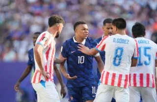 Deschamps a envoyé des gardes du corps à Mbappé après le Paraguay