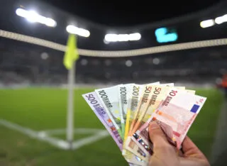 Deux vastes réseaux de paris sportifs illicites démantelés en plein Mondial