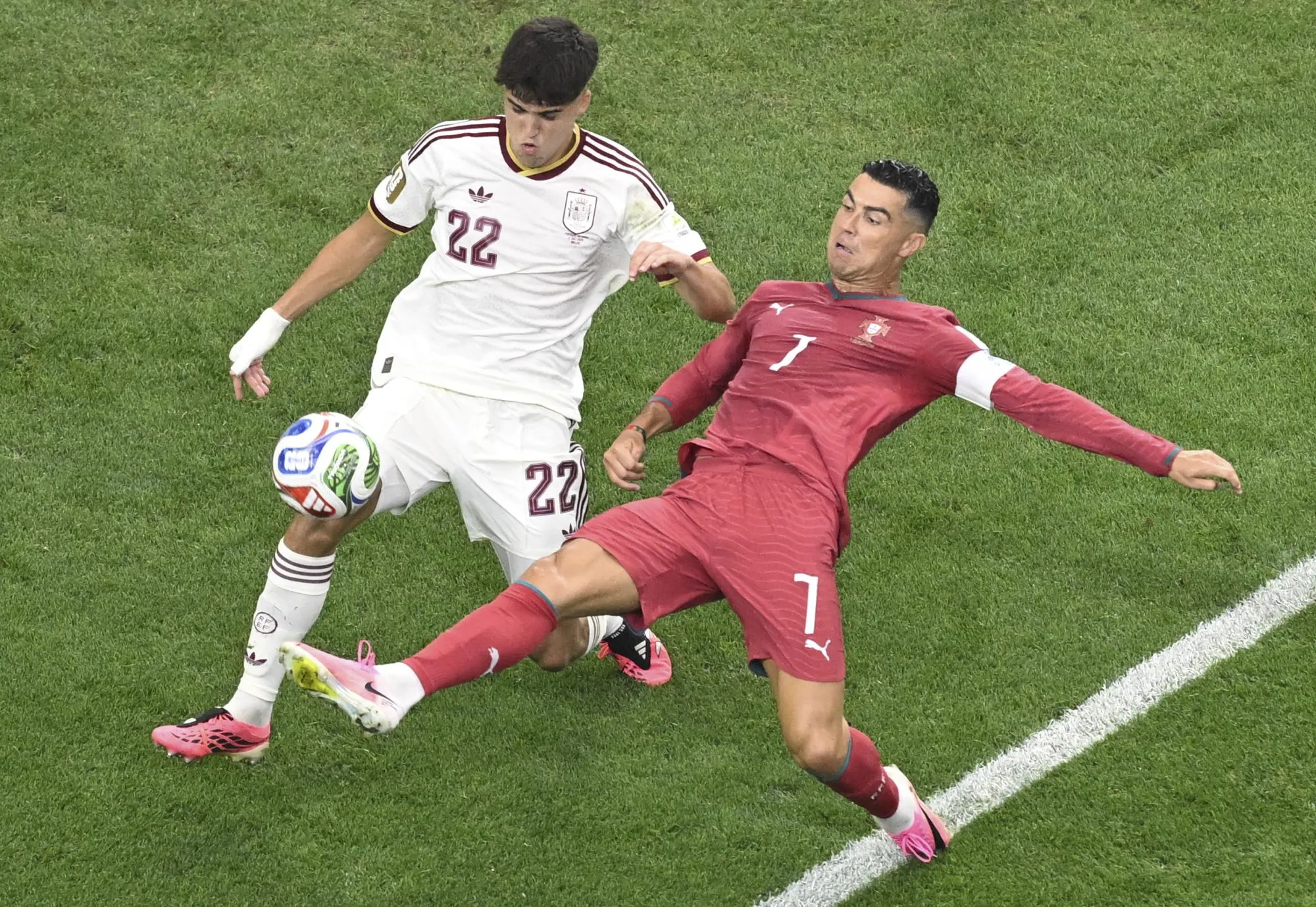 Fer de lance de la défense espagnole, Pau Cubarsi est la révélation côté Roja de ce Mondial.