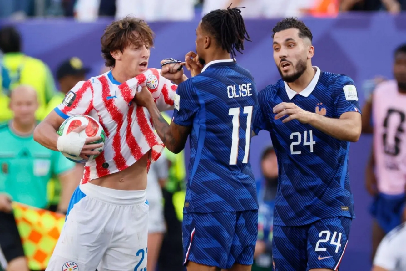 https://www.sofoot.com/convert/LzIwMjYvMDcvMDgxNzA5NDkvSUNPTlNQT1JUXzM2OTY1Nl8xNjcwLTE0MDB4OTMzLmpwZw/1300/la-fifa-n-annulera-pas-le-carton-jaune-d-olise.webp