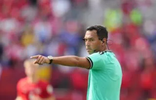Pourquoi les arbitres anglais ne peuvent pas arbitrer les Argentins