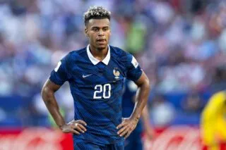 Une seule surprise au coup d'envoi pour les Bleus