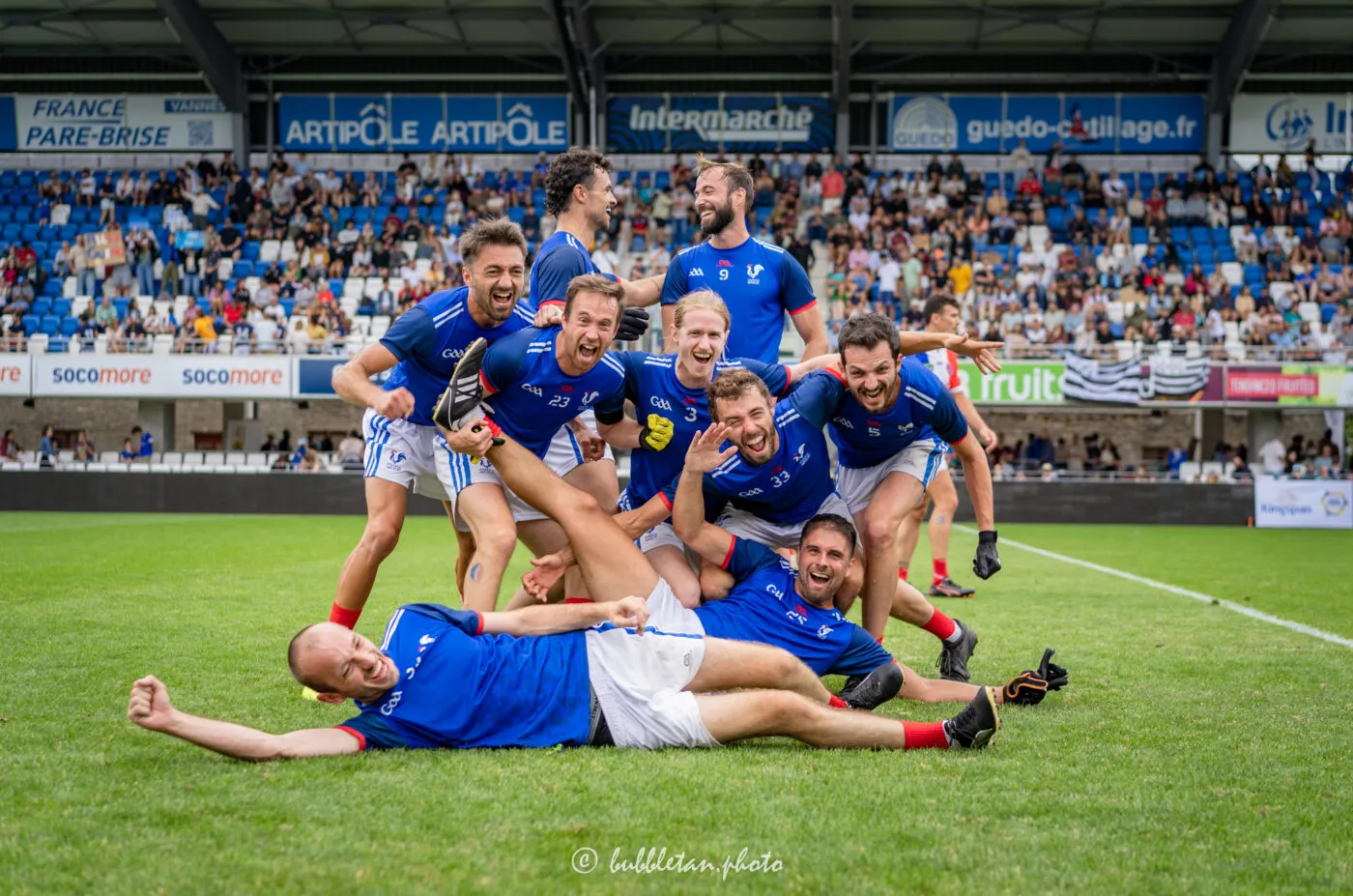 En Irlande, la France fait des pieds et des mains pour la Coupe du monde