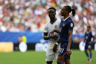 Les Bleus de Deschamps mangent du chocolat après une folle bataille d’Angleterre