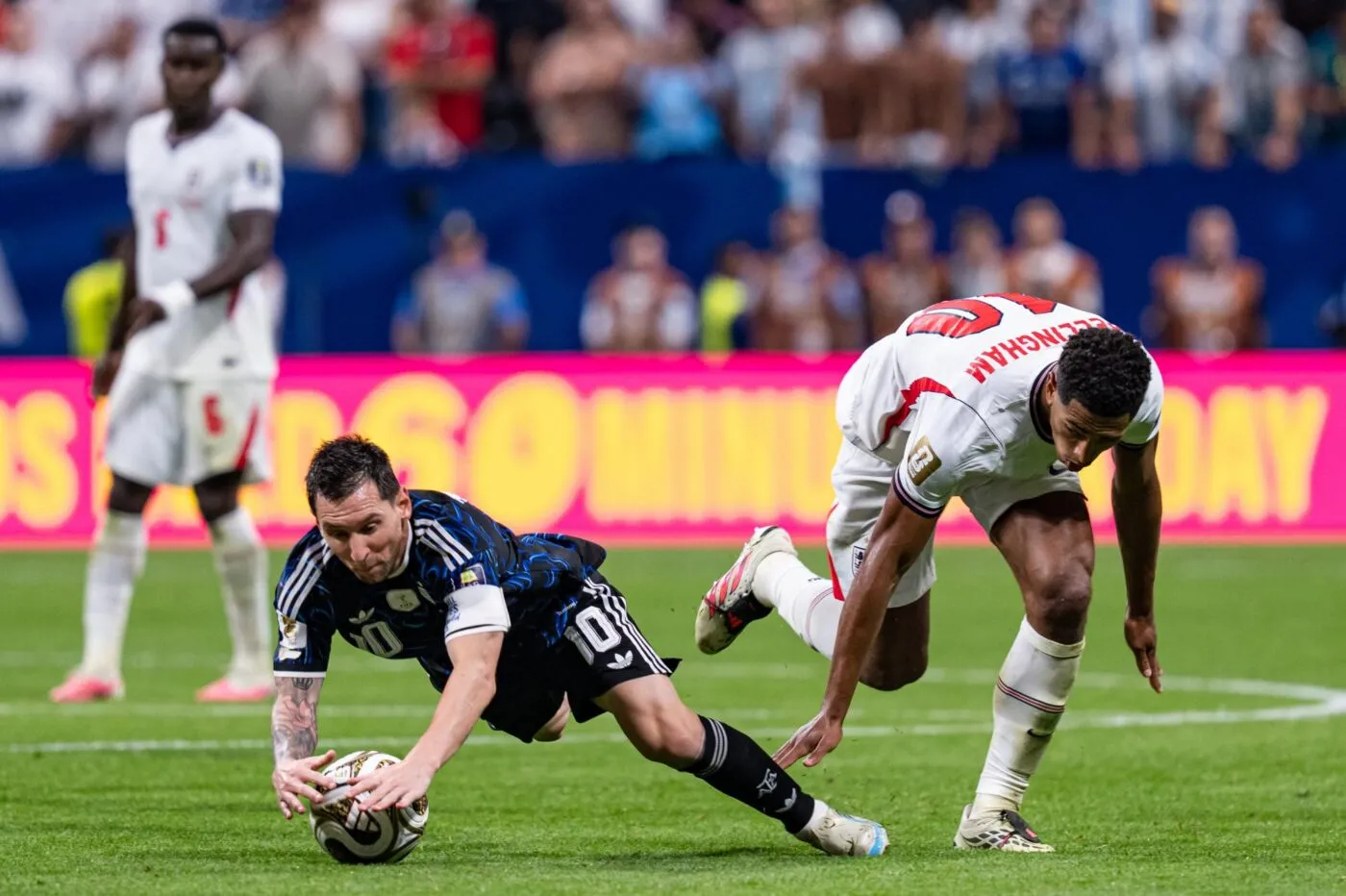 Sergio Agüero compare Lionel Messi à une star du porno