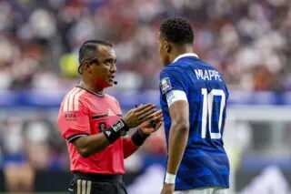 L’arbitre de France-Espagne répond à Deschamps